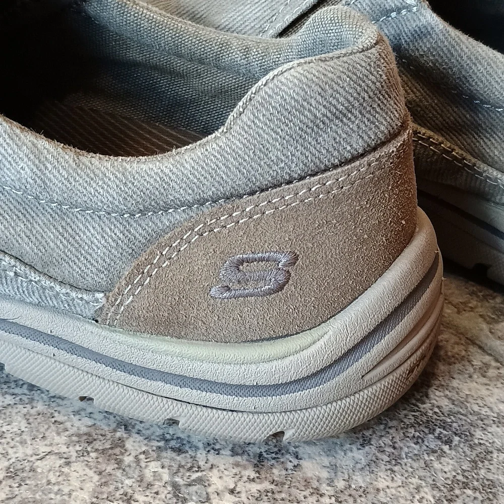 Skechers Relaxed Fit Memory Foam shoes size 7.5 - Picture 5 of 10